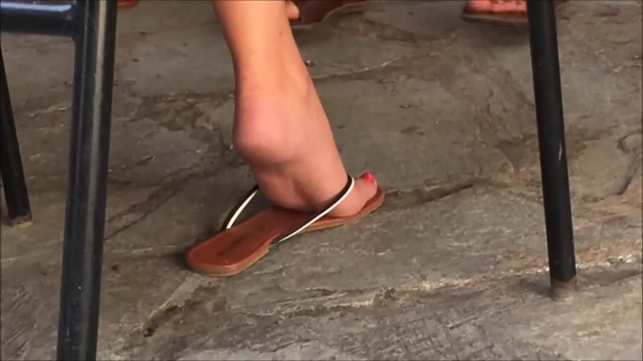 best of Flip feet candid teen dangling