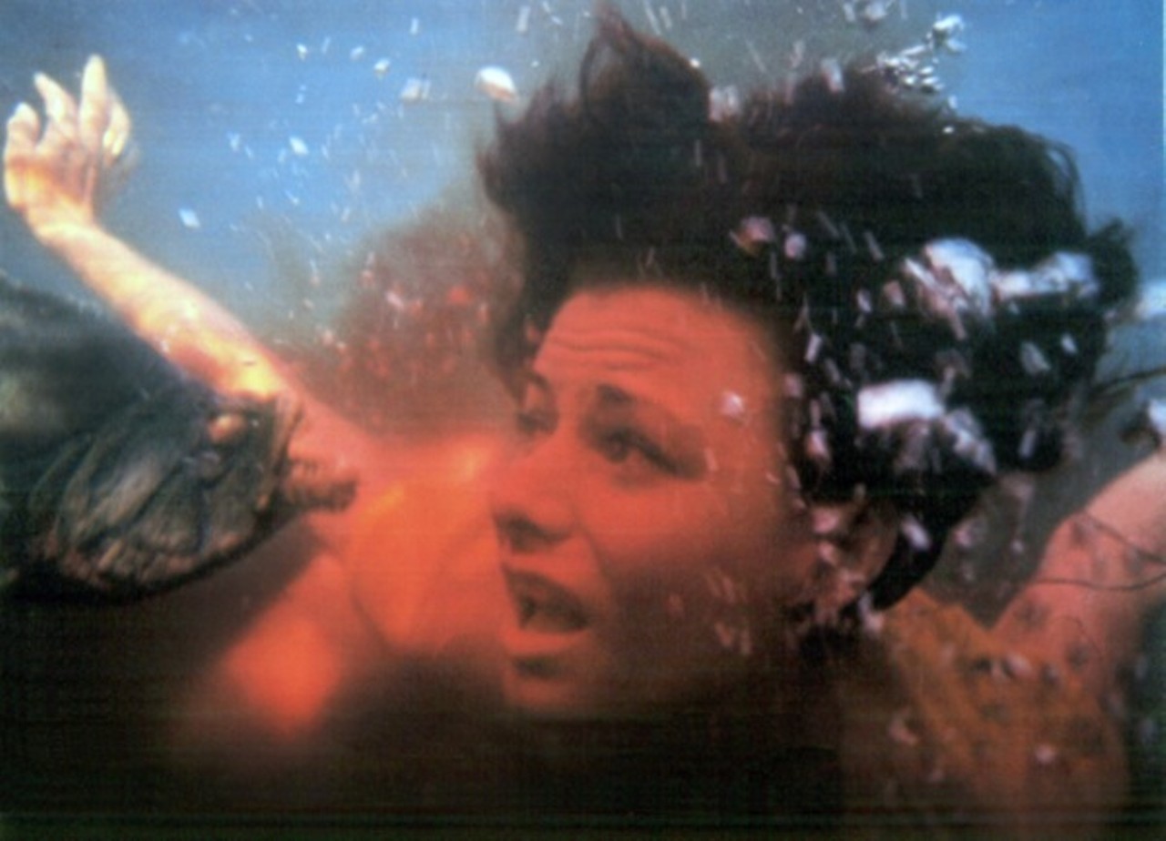 Piranha underwater lesbian clip