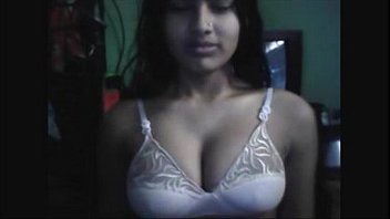 Desi nude andhra girl enjoying