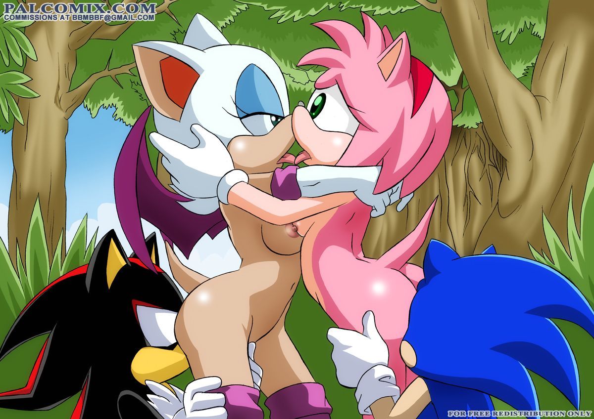 Amy and rouge kissing naked