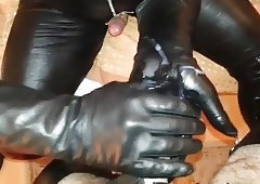 Miss G. recommendet leather glove edging