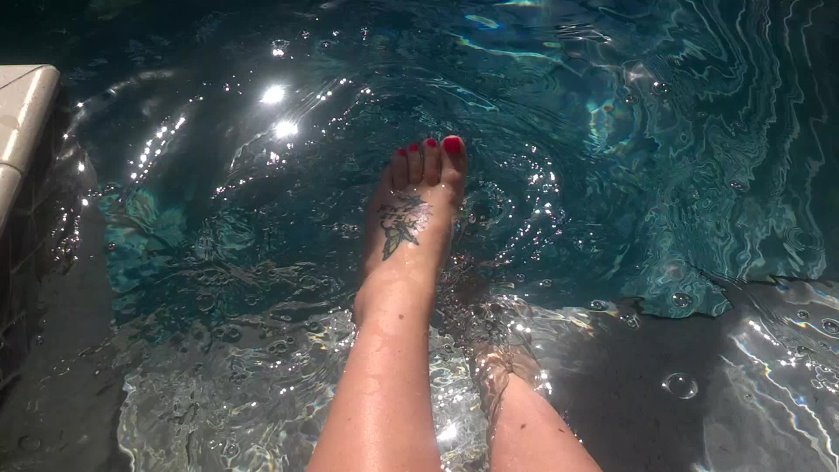 Allison footjob pool with toenail