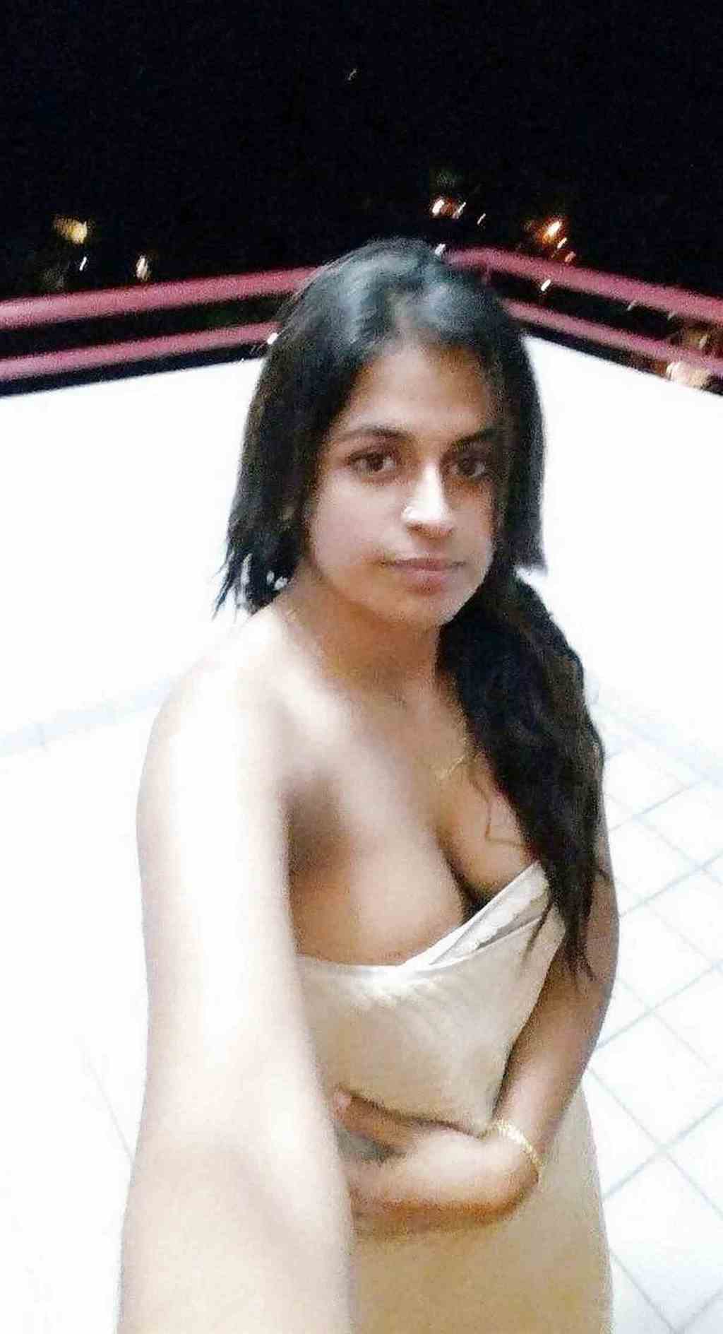 Whirly recomended nangi breast of girl