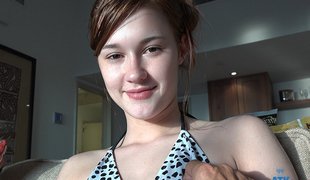 Quest reccomend tight pussy pushing creampie